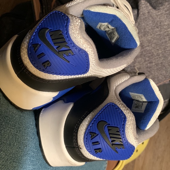 I don’t really like wearing tennis shoes anymore! More of a crocs person.💓 - Picture 2 of 3